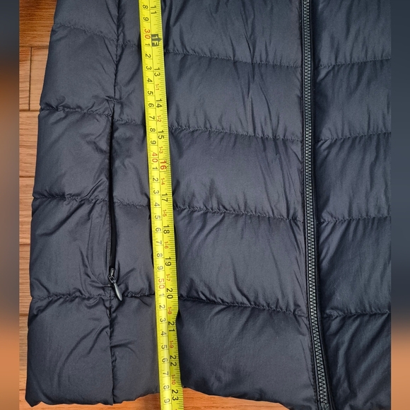 Uniqlo Packable Ultra Light Down Jacket - Navy - EUC - Picture 12 of 16